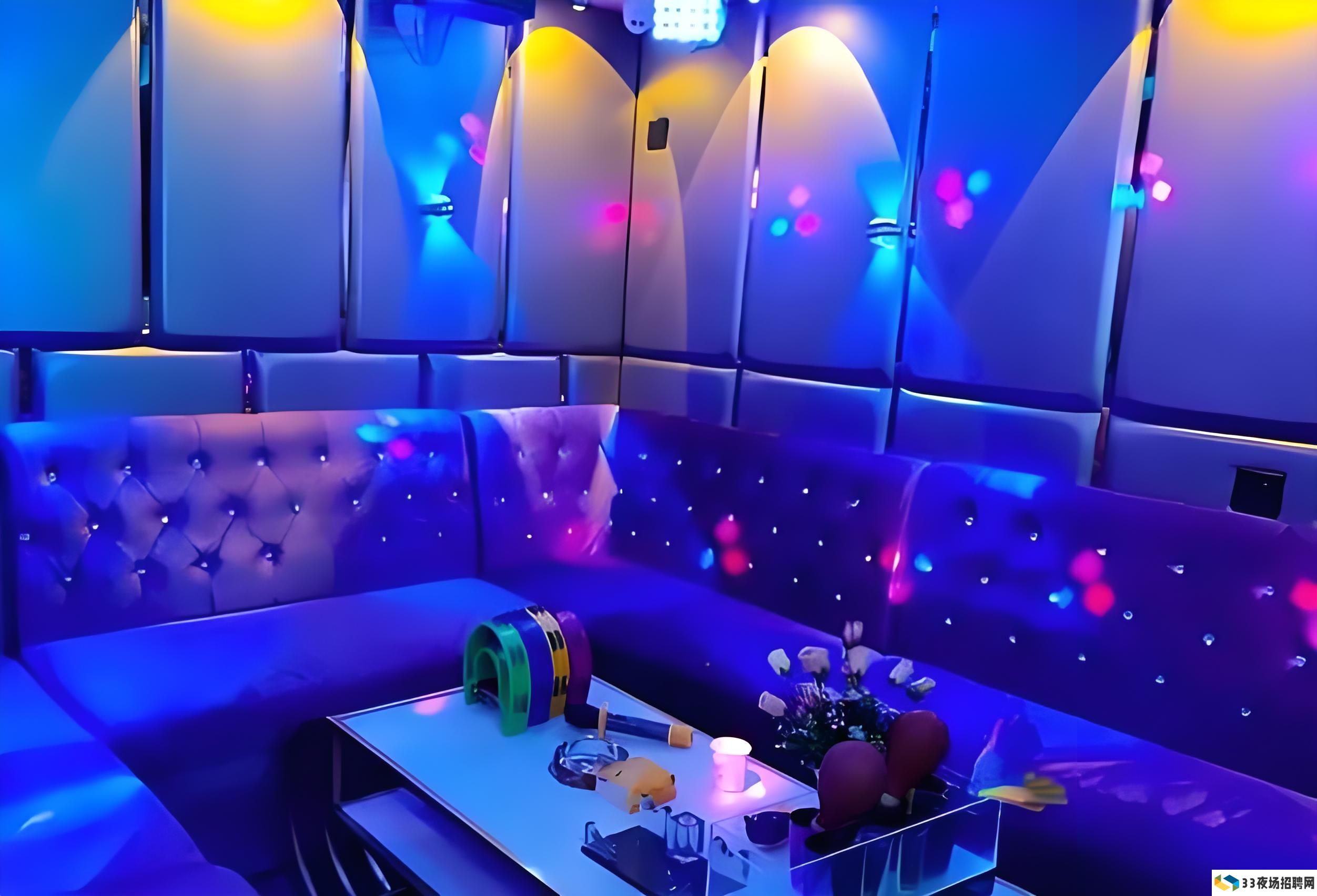 夜场工作揭秘：从DJ到调酒师的职业故事