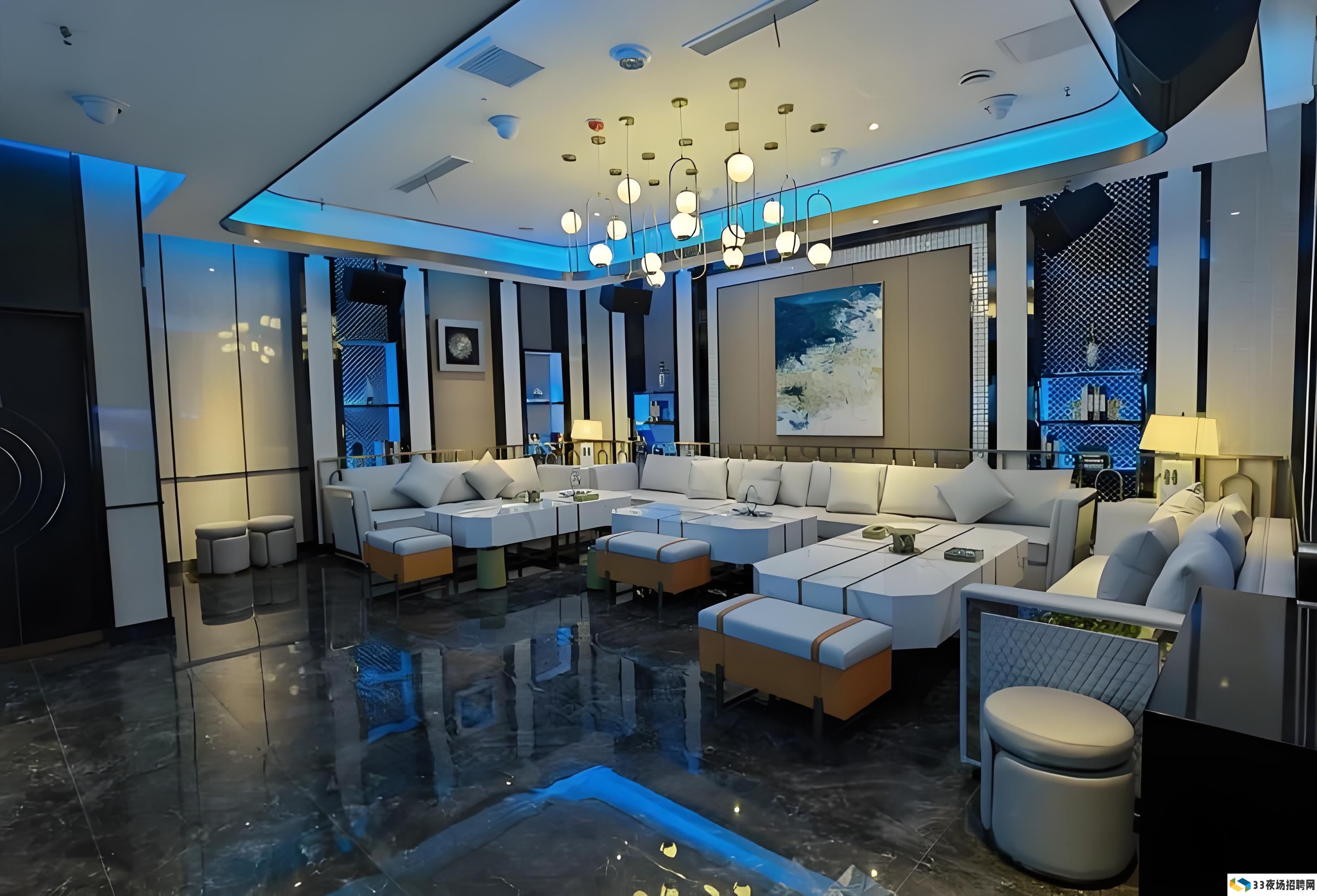 探索成都交子大道的金融精英夜生活：揭开高端俱乐部与私密酒廊的神秘面纱